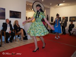 Fashion Show in der Contemplor Galerie Wien am 14. 03. 2024